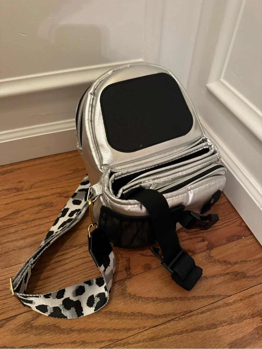 Tushbaby Metallic Silver Hip Seat Carrier & Cheetah Crossbody Strap BUNDLE